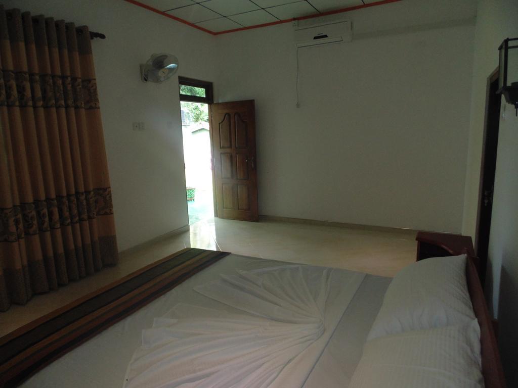 White Eagle Hotel Sigiriya Exterior photo