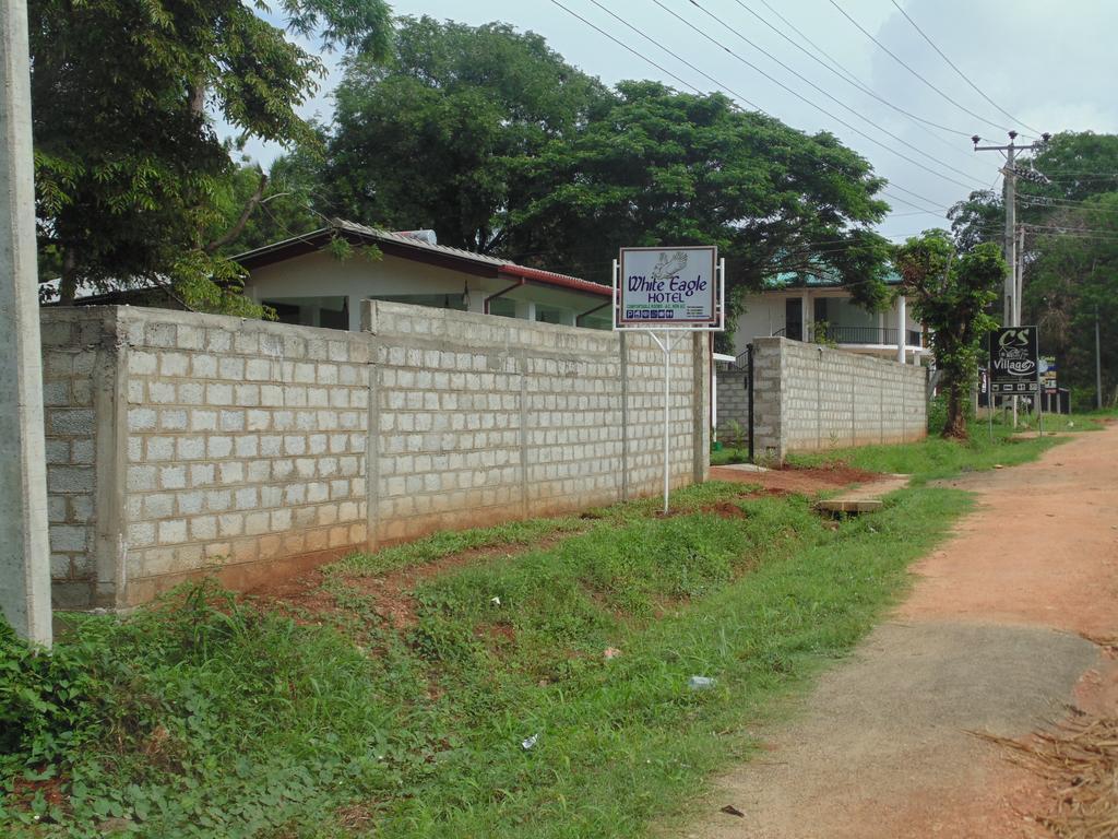 White Eagle Hotel Sigiriya Exterior photo
